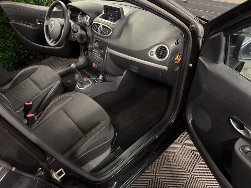 RENAULT CLIO 3 III PHASE 2 1.2 75 Cv 5 Pts 1ERE MAIN ECRAN GPS BLUETOOTH CRIT AIR 1 - GARANTIE 1 AN
