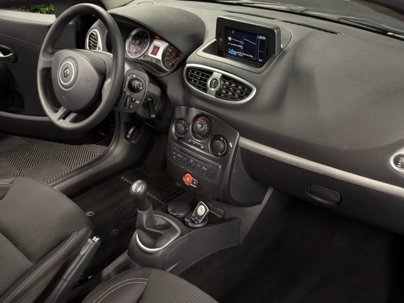 RENAULT CLIO 3 III PHASE 2 1.2 75 Cv 5 Pts 1ERE MAIN ECRAN GPS BLUETOOTH CRIT AIR 1 - GARANTIE 1 AN