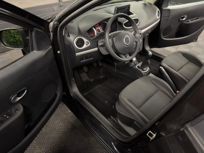 RENAULT CLIO 3 III PHASE 2 1.2 75 Cv 5 Pts 1ERE MAIN ECRAN GPS BLUETOOTH CRIT AIR 1 - GARANTIE 1 AN