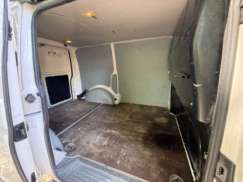 VOLKSWAGEN TRANSPORTER T5 2.0 TDI 140  2013