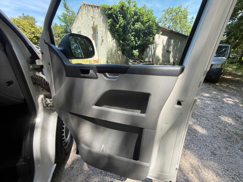 VOLKSWAGEN TRANSPORTER T5 2.0 TDI 140  2013
