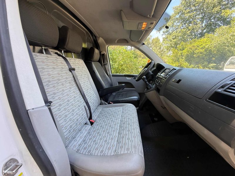 VOLKSWAGEN TRANSPORTER T5 2.0 TDI 140  2013
