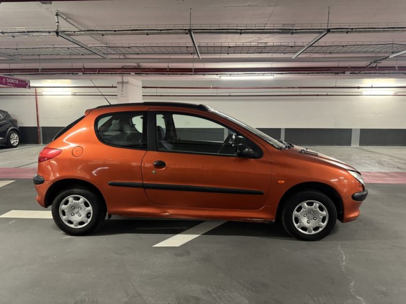 PEUGEOT 206 XR PRESENCE 1.4 1999