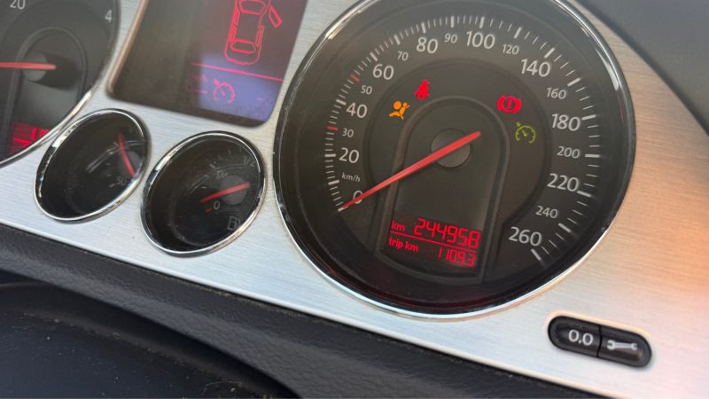 VOLKSWAGEN PASSAT CARAT EDITION  2.0 TDI 140 2006 PREMIERE MAIN