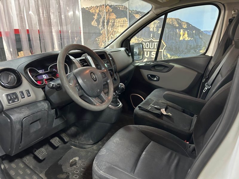 RENAULT TRAFIC L1H1 1000 1.6 DCI 95 GRAND CONFORT 2018 PRIX TTC : 8990 € PRIX HT : 7491 €