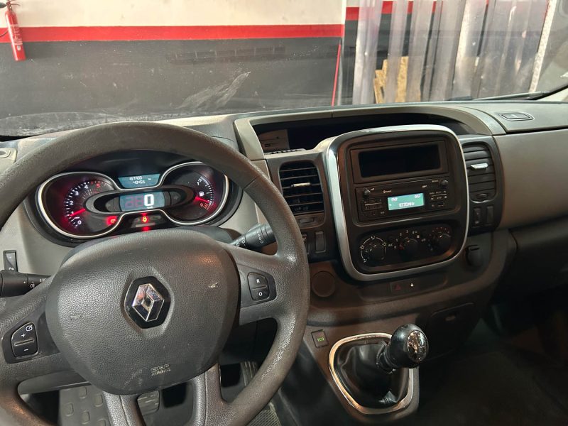 RENAULT TRAFIC L1H1 1000 1.6 DCI 95 GRAND CONFORT 2018 PRIX TTC : 8990 € PRIX HT : 7491 €