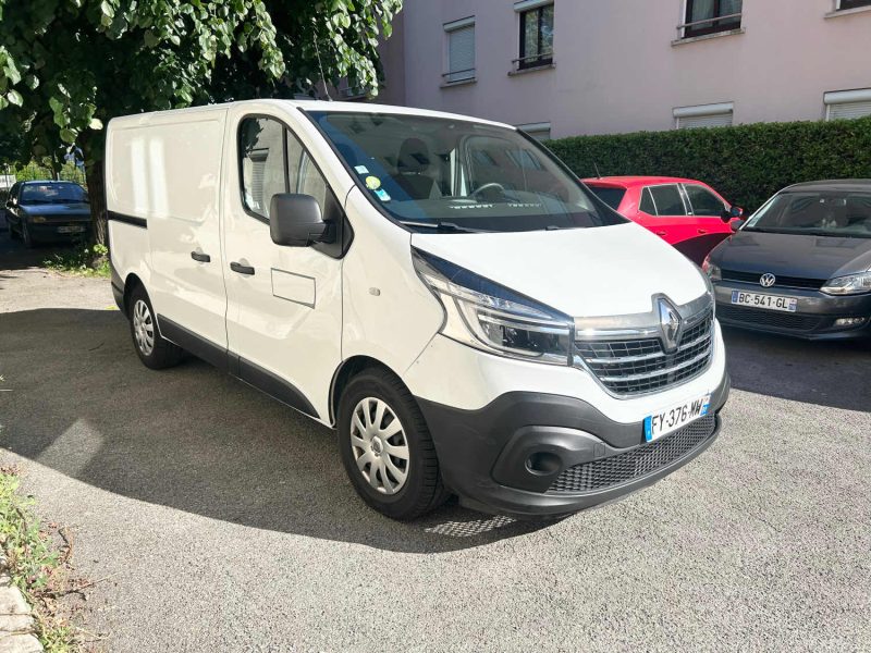 RENAULT TRAFIC L1H1 1000 2.0 DCI 145 CONFORT BVA 04/2021 PRIX TTC : 10990 € PRIX HT : 9158 €