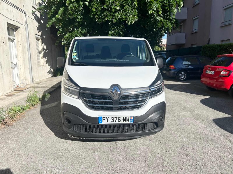 RENAULT TRAFIC L1H1 1000 2.0 DCI 145 CONFORT BVA 04/2021 PRIX TTC : 10990 € PRIX HT : 9158 €