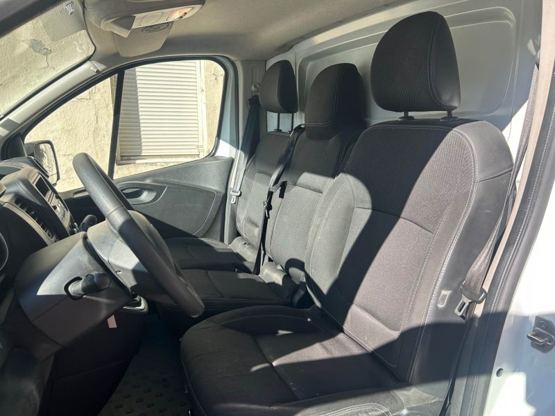 RENAULT TRAFIC L1H1 1000 2.0 DCI 145 CONFORT BVA 04/2021 PRIX HT : 9991 €