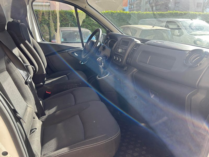 RENAULT TRAFIC L1H1 1000 2.0 DCI 145 CONFORT BVA 04/2021 PRIX HT : 9991 €