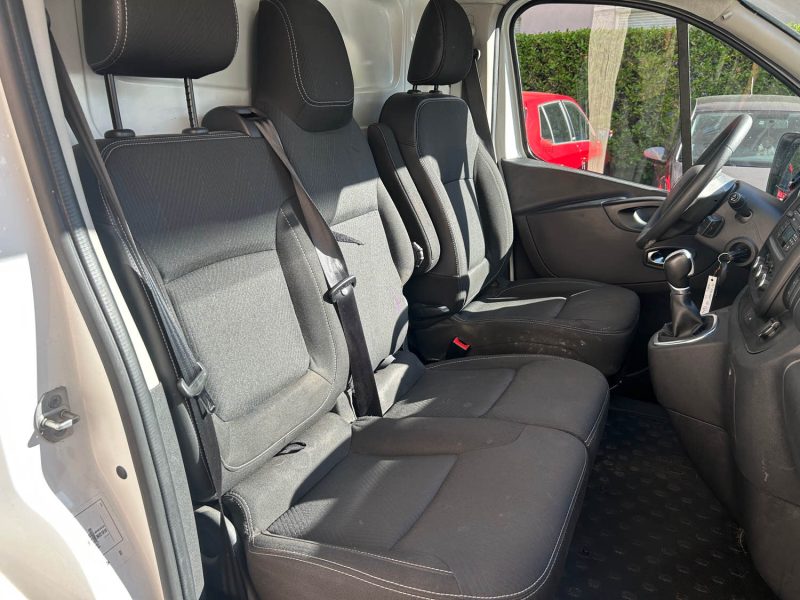 RENAULT TRAFIC L1H1 1000 2.0 DCI 145 CONFORT BVA 04/2021 PRIX TTC : 10990 € PRIX HT : 9158 €