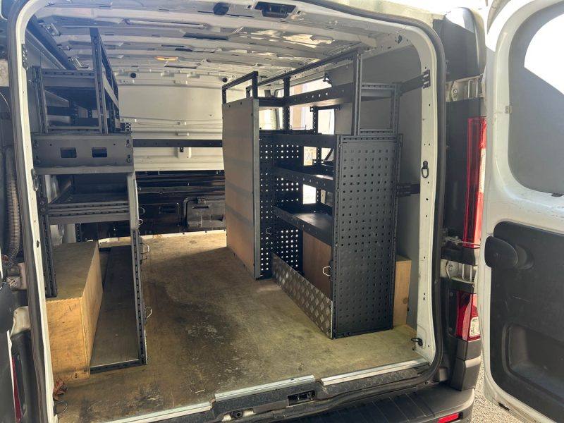 RENAULT TRAFIC L1H1 1000 2.0 DCI 145 CONFORT BVA 04/2021 PRIX TTC : 10990 € PRIX HT : 9158 €
