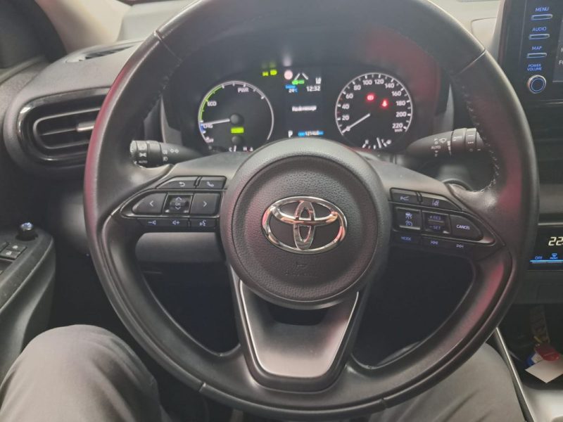TOYOTA YARIS 4 BERLINE 116cv DYNAMIC BUSINESS/1 ERE MAIN/TVA RECUPERABLE