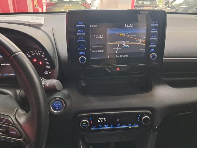 TOYOTA YARIS 4 BERLINE 116cv DYNAMIC BUSINESS/1 ERE MAIN/TVA RECUPERABLE