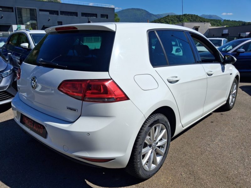 VOLKSWAGEN GOLF VII 2.0 TDI 150 CV LOUNGE DSG ECRAN GPS SIEGES CHAUFFANTS 