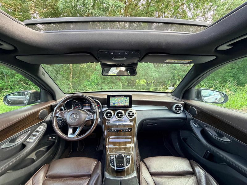 MERCEDES GLC 220D 4MATIC PREMIERE MAIN ENTRETIEN COMPLET 