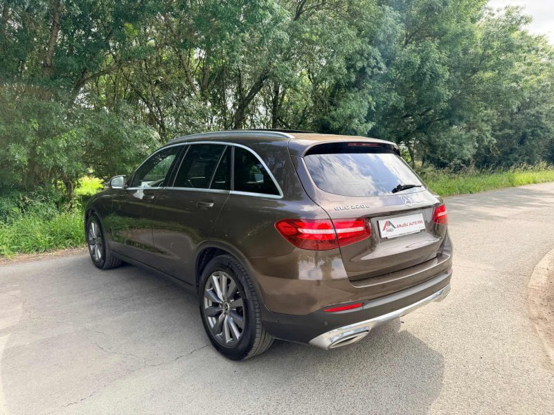 MERCEDES GLC 220D 4MATIC PREMIERE MAIN ENTRETIEN COMPLET 