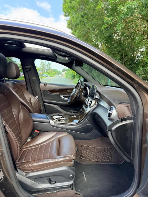 MERCEDES GLC 220D 4MATIC PREMIERE MAIN ENTRETIEN COMPLET 