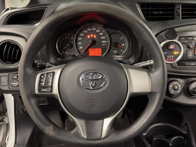 TOYOTA YARIS 3 III DYNAMIC 1.0 VVTi 69 Cv 5 PORTES / CRIT AIR 1 - GARANTIE 1 AN