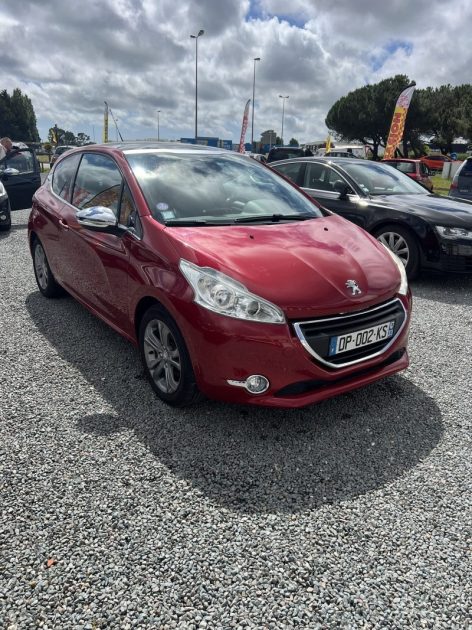 PEUGEOT 208 I (CA_, CC_) 1.2 VTI 82 2015