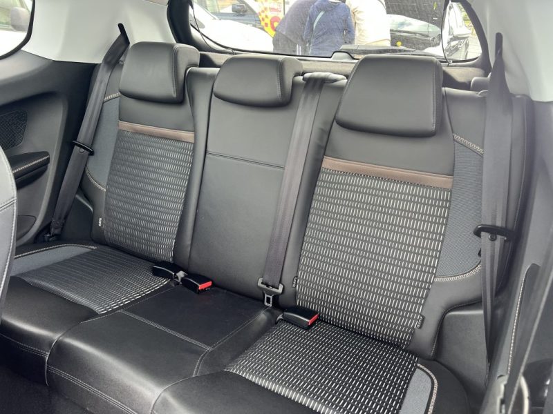 PEUGEOT 208 I (CA_, CC_) 1.2 VTI 82 2015