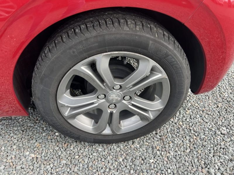 PEUGEOT 208 I (CA_, CC_) 1.2 VTI 82 2015