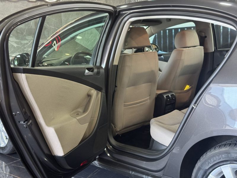 VOLKSWAGEN PASSAT CONFORT 2.0 FSI 150 TIPTRONIC 2005