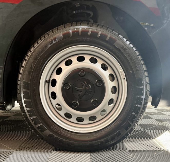 PEUGEOT EXPERT TAILLE M 2.0 BLUE HDI 145 PREMIUM TVA RECUPERABLE 