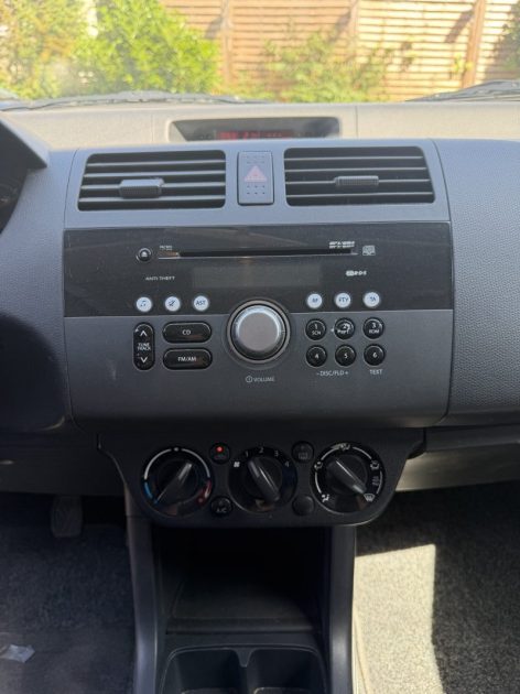 SUZUKI SWIFT  2008 - 75 CH - 59 217Kms - Premier Main - Parfait Etat-SUIVIT SUZUKI