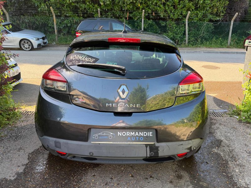 Renault Mégane III Coupé Phase 2 1.5 dCi 110ch Dynamique