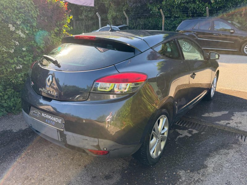 Renault Mégane III Coupé Phase 2 1.5 dCi 110ch Dynamique