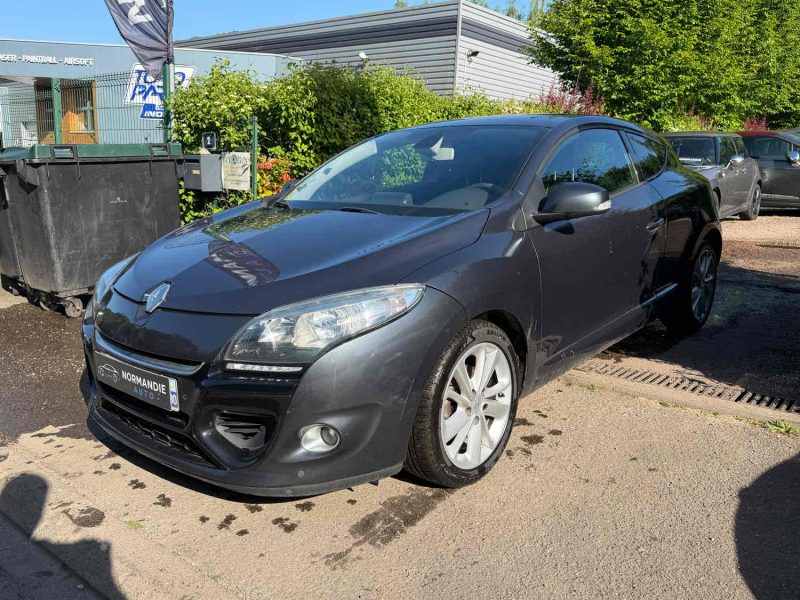 Renault Mégane III Coupé Phase 2 1.5 dCi 110ch Dynamique