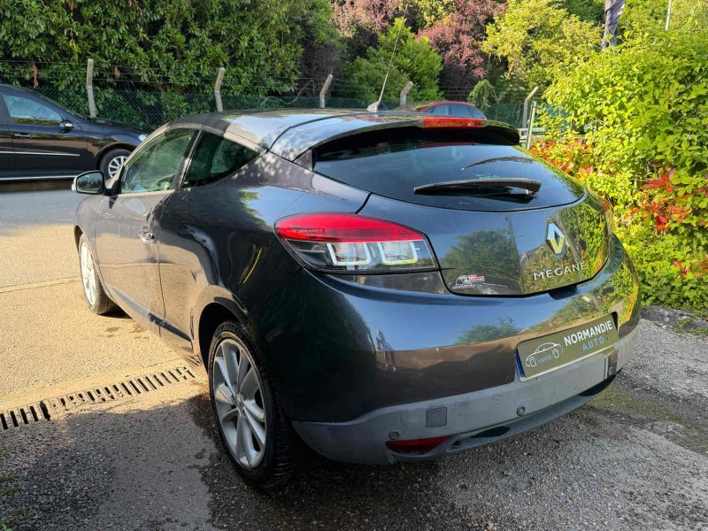Renault Mégane III Coupé Phase 2 1.5 dCi 110ch Dynamique