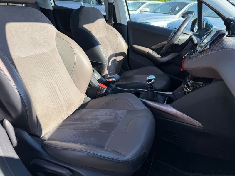 PEUGEOT 2008 1.6 E-HDI 115CH ALLURE TOIT PANO GARANTIE