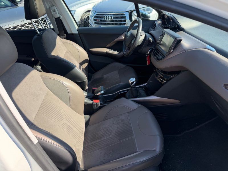 PEUGEOT 2008 1.6 E-HDI 115CH ALLURE TOIT PANO GARANTIE
