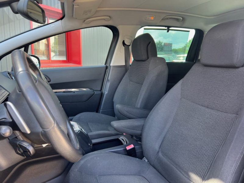 Peugeot 5008 1.6 HDi / Garantie 3/12 Mois