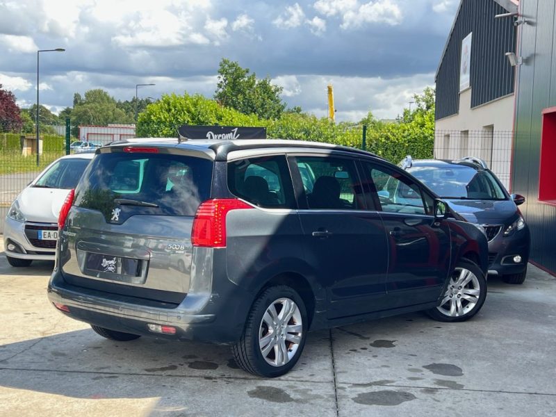 Peugeot 5008 1.6 HDi / Garantie 3/12 Mois