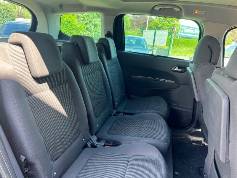 Peugeot 5008 1.6 HDi / Garantie 3/12 Mois