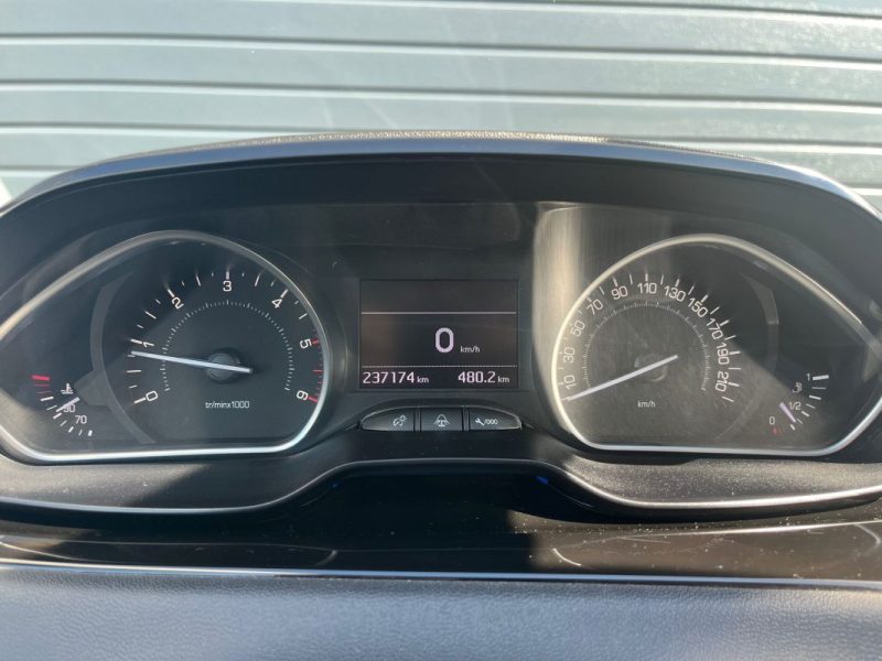 PEUGEOT 208 1.6 E-HDI 92 ACTIVE- COURROIE DE DISTRIB OK
