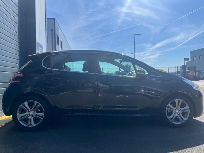 PEUGEOT 208 1.6 E-HDI 92 ACTIVE- COURROIE DE DISTRIB OK