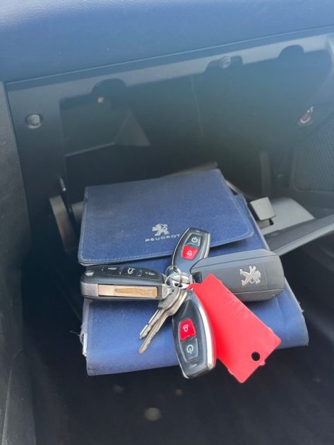 PEUGEOT 208 1.6 E-HDI 92 ACTIVE- COURROIE DE DISTRIB OK