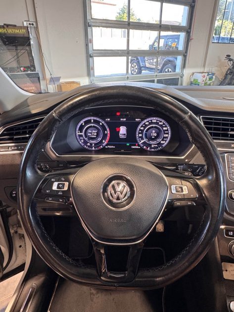VOLKSWAGEN TIGUAN II CARAT 2.0 TDI 150 CARAT EDITION DSG ECRAN COCKPIT
