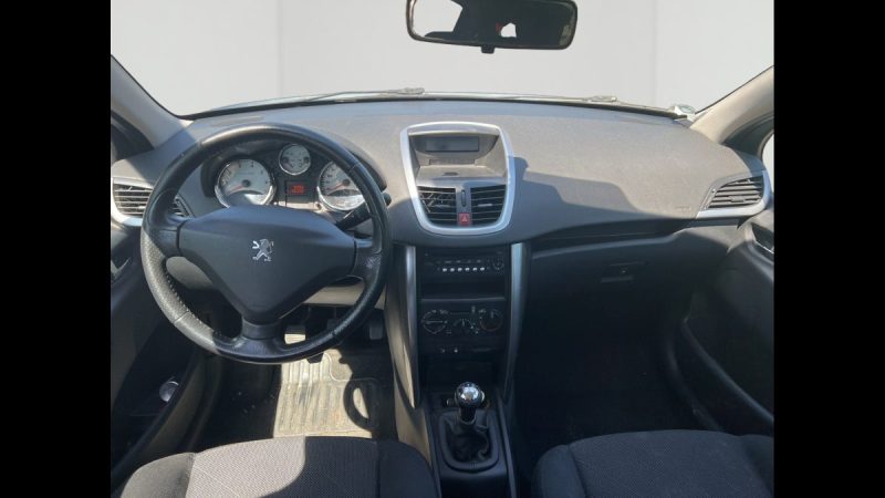 PEUGEOT 207 1.6 VTI 16V 120ch EXECUTIVE 2008