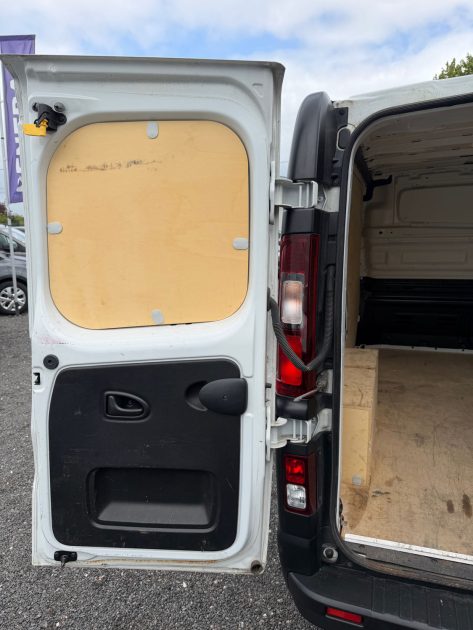 RENAULT TRAFIC 2.0 BLUE DCI 130 CONFORT L1H1 FGN TVA OUI