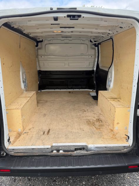 RENAULT TRAFIC 2.0 BLUE DCI 130 CONFORT L1H1 FGN TVA OUI