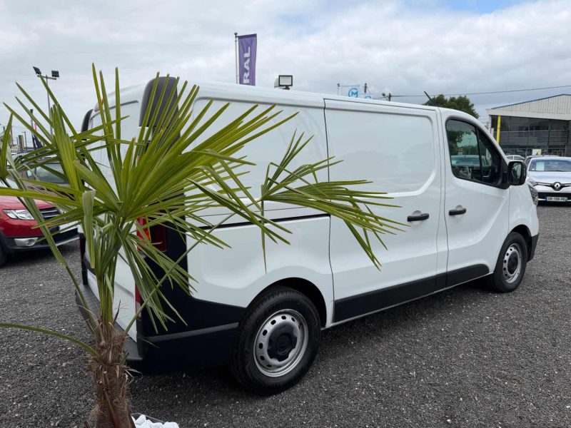 RENAULT TRAFIC 2.0 BLUE DCI 130 CONFORT L1H1 FGN TVA OUI