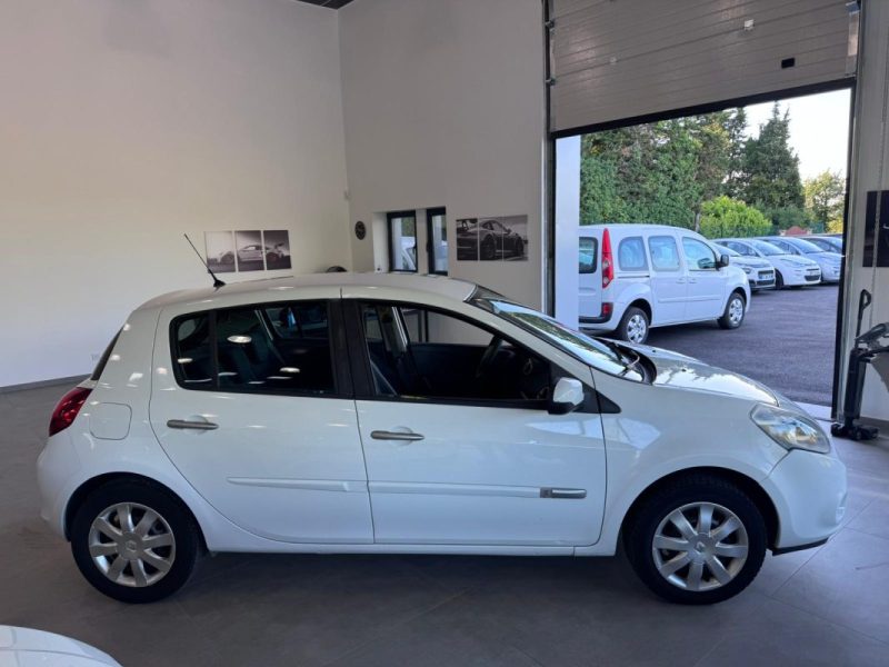 RENAULT CLIO 1.5 DCI 90cv PHASE 2 / CLIM / 1 ERE MAIN