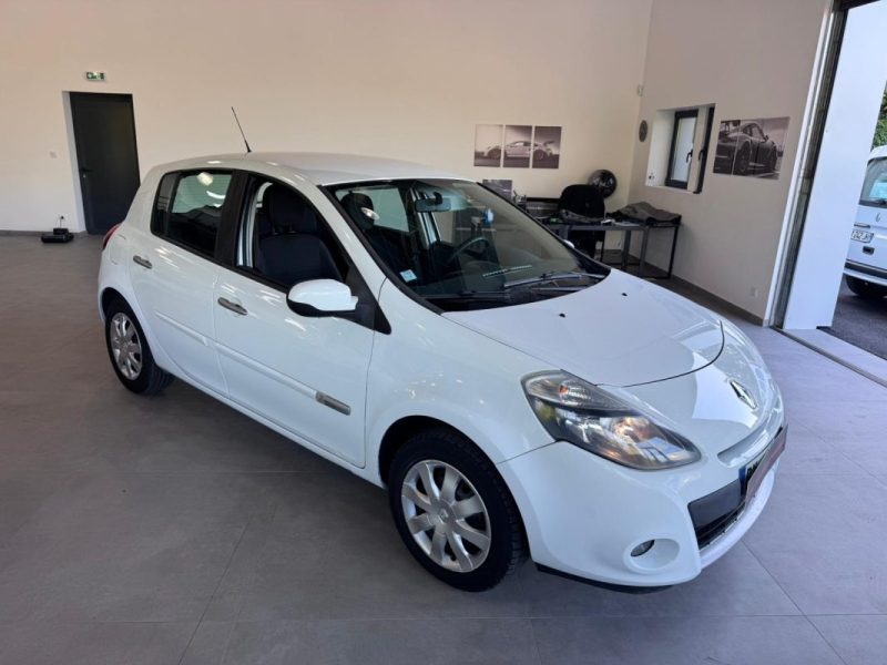 RENAULT CLIO 1.5 DCI 90cv PHASE 2 / CLIM / 1 ERE MAIN
