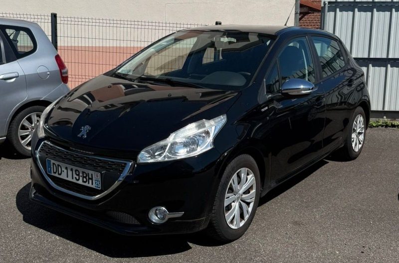 PEUGEOT 208  1.2 VTI 82 CH URBAN SOUL 2014