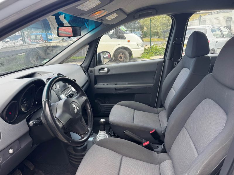 MITSUBISHI  COLT 1.3 INSTYLE 70 KW / 95 CH 2004
